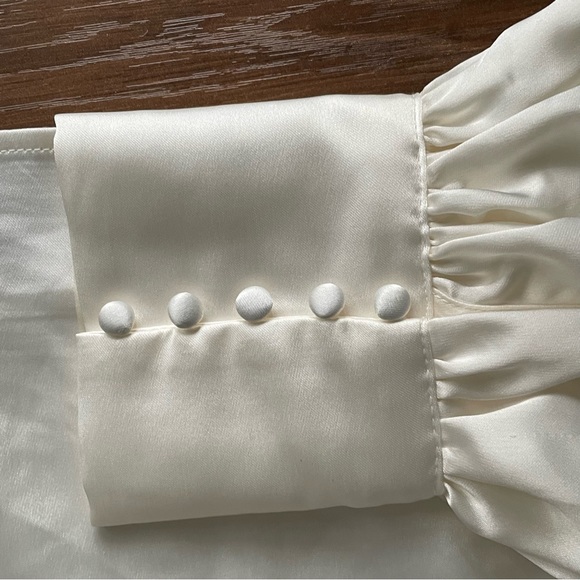 H&M cropped satin top, tie back & button cuffed sleeves size XL new without tags - Picture 6 of 7